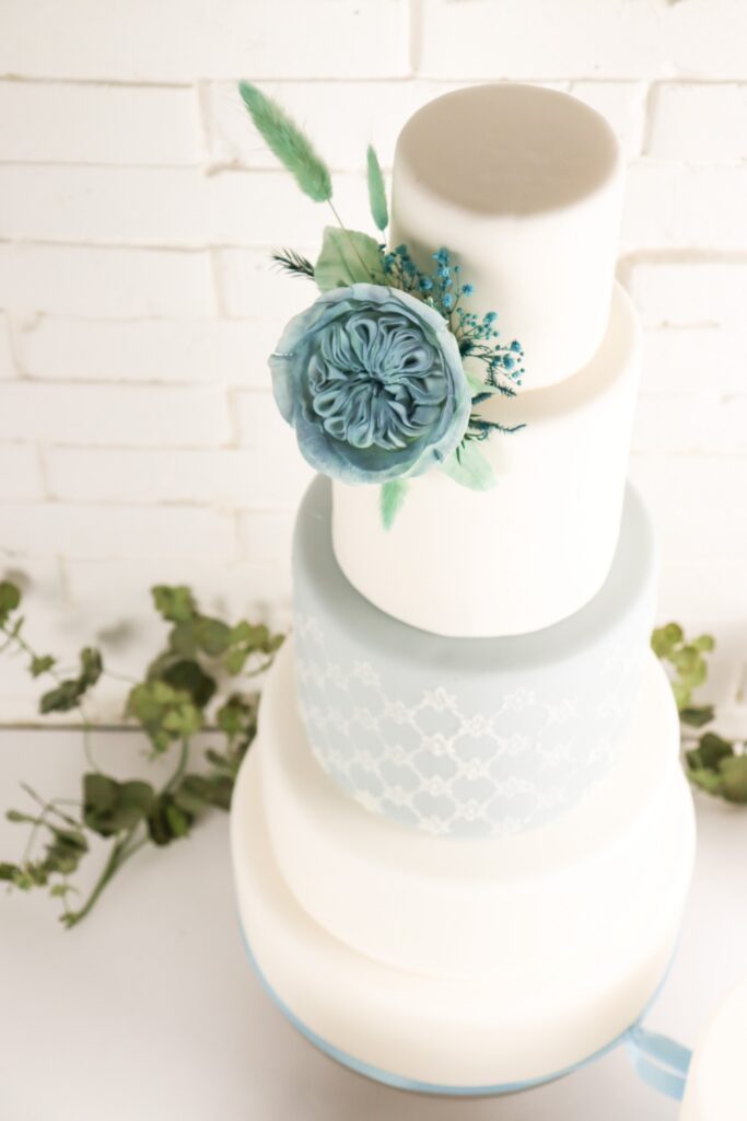 Wedding Cake azzurro polvere